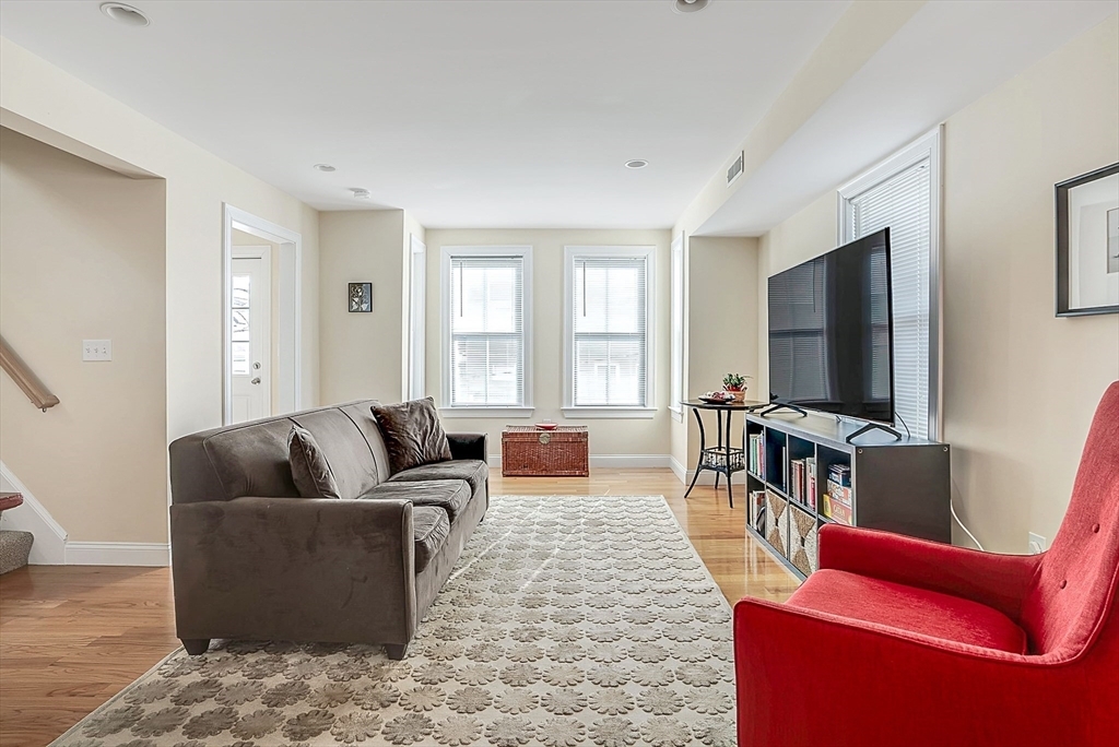 Property Photo: 17 Moore St 2 MA 02144