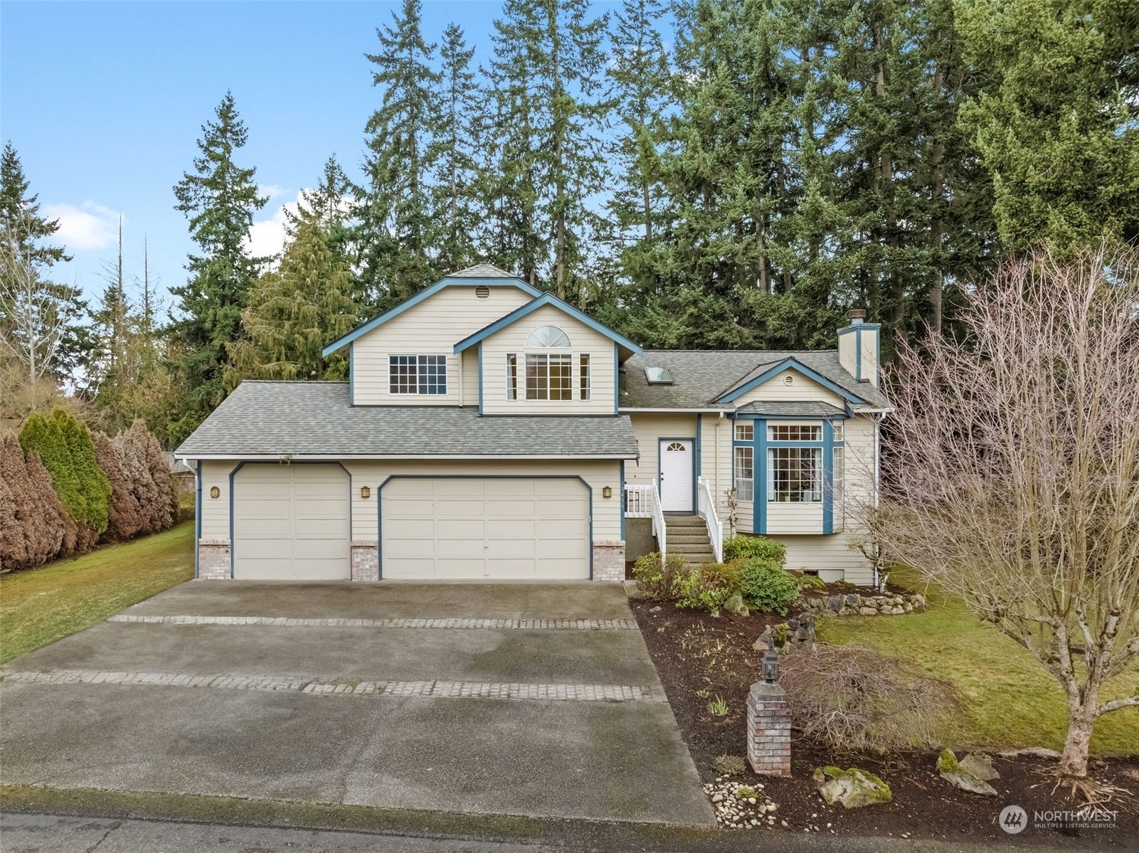 Property Photo:  10416 198th Avenue Ct E  WA 98391 