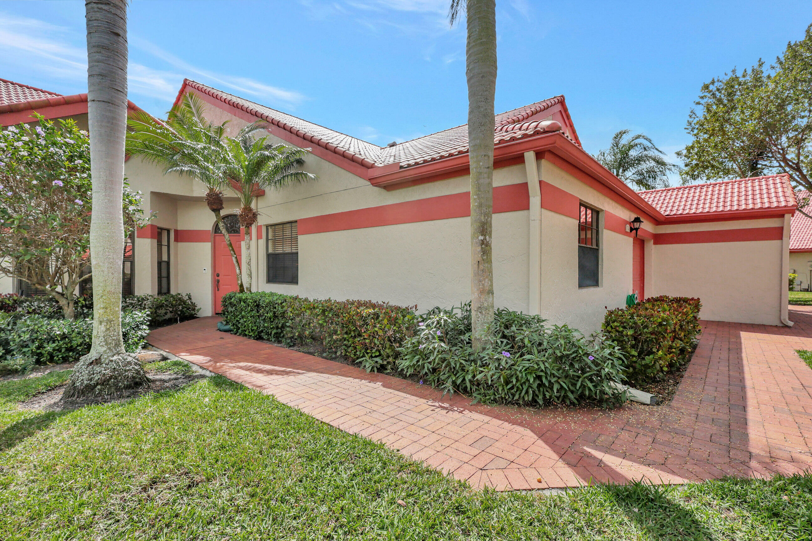 Property Photo:  7712 Lexington Club Boulevard A  FL 33446 