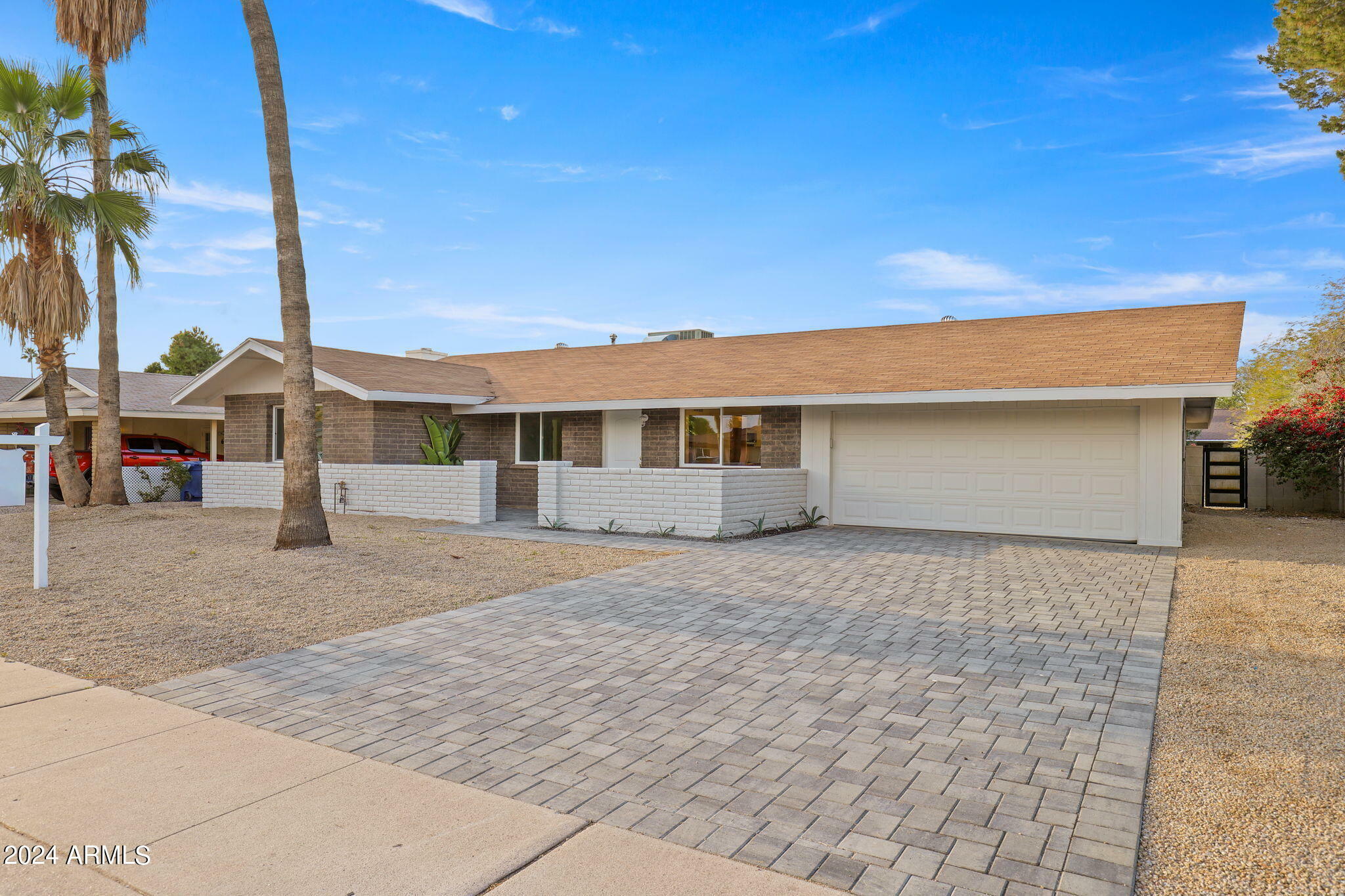 Property Photo:  634 E Manhatton Drive  AZ 85282 