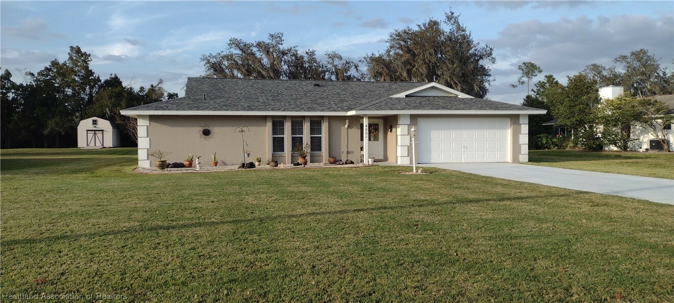 Property Photo:  4002 Duffer Road  FL 33872 