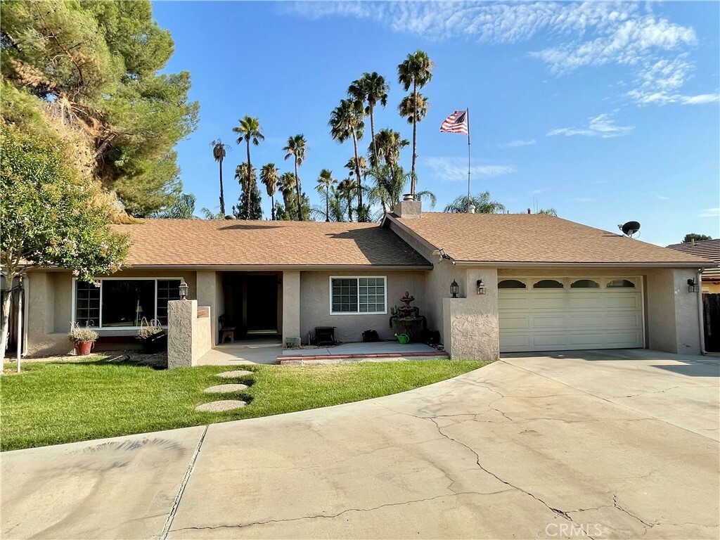 Property Photo:  25975 Carbob Lane  CA 92544 