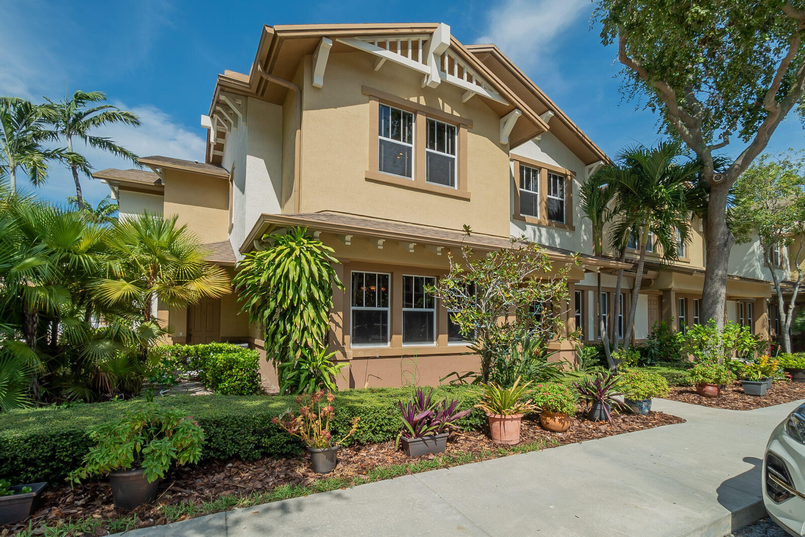 Property Photo: 690 Pacific Grove Drive 2 FL 33401