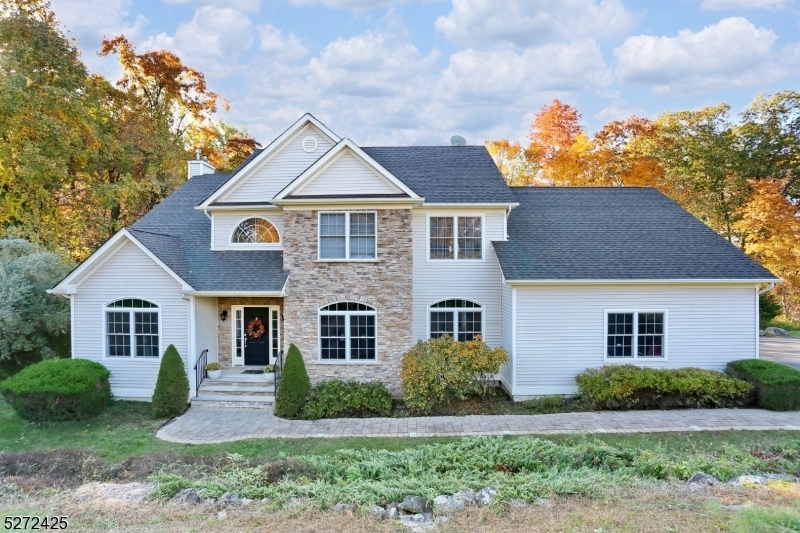 Property Photo: 8 Maria Ct NJ 07456