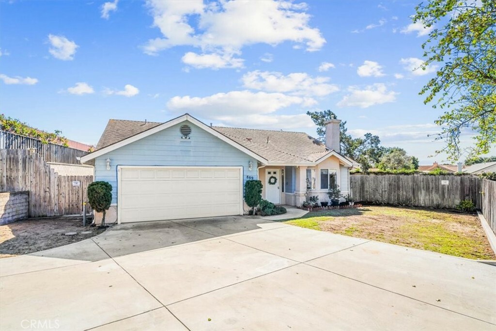 Property Photo:  889 Naples Street  CA 93433 