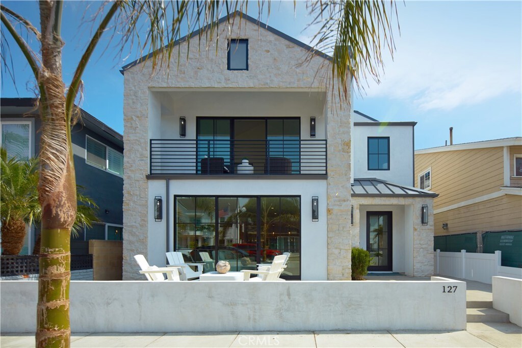 Property Photo: 127 E Bay Avenue CA 92661