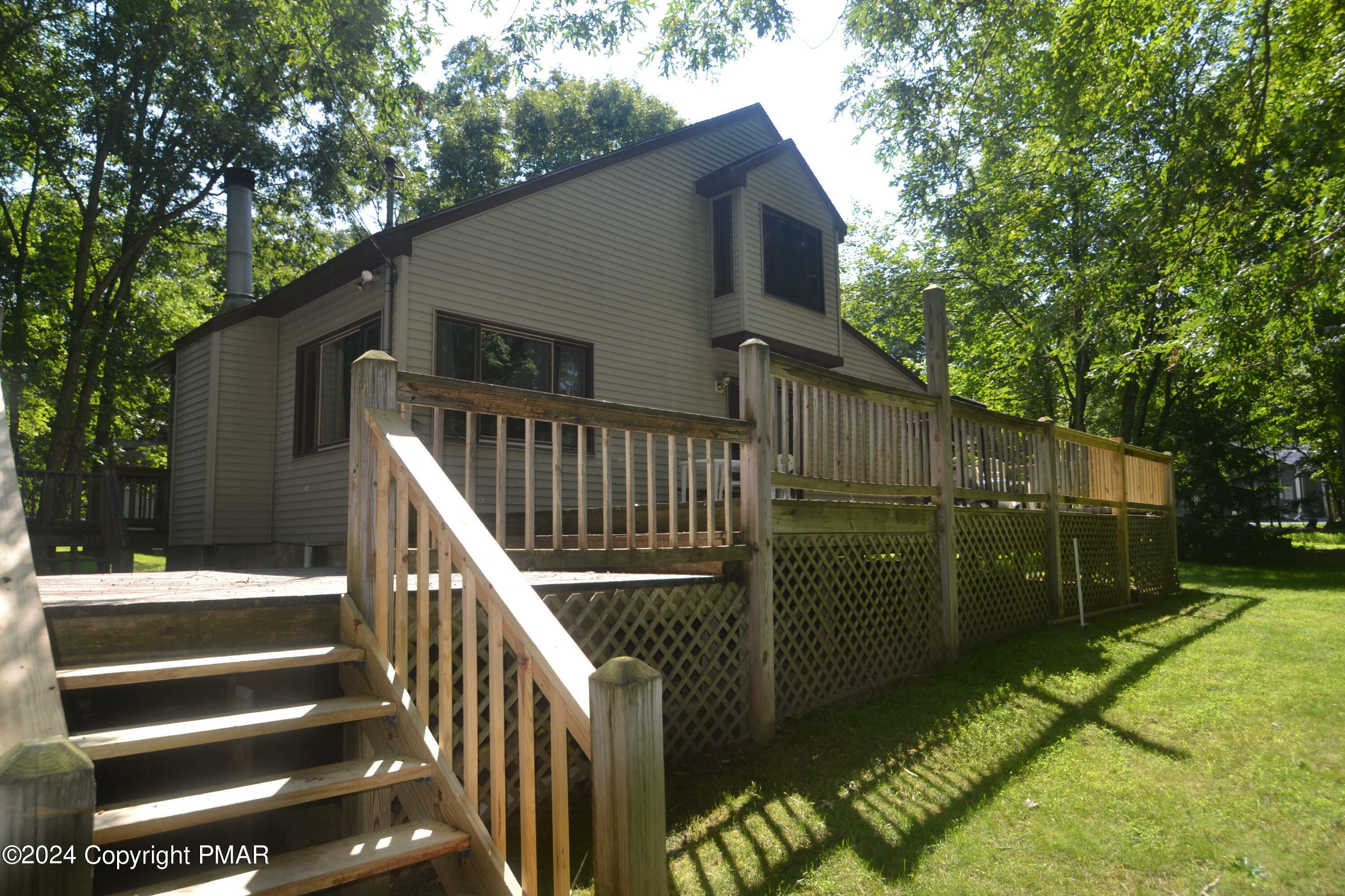 Property Photo: 62 Byron Lane PA 18210