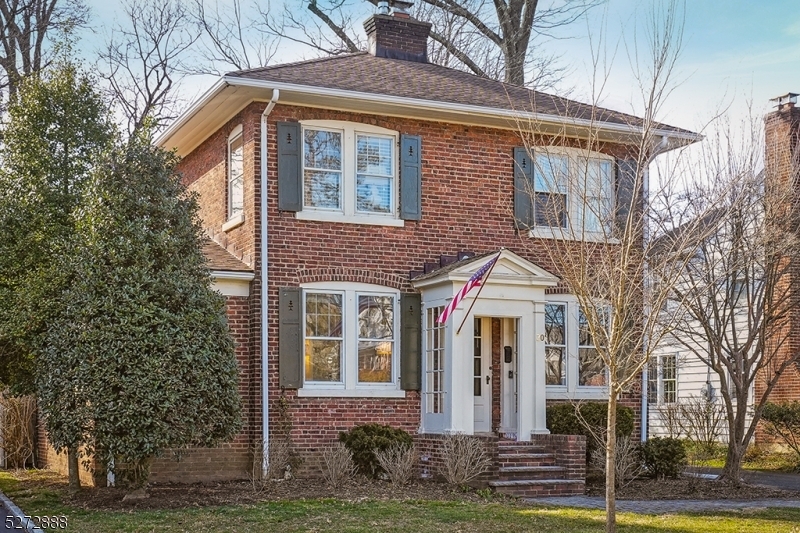 Property Photo:  20 Fairview Ave  NJ 07901 