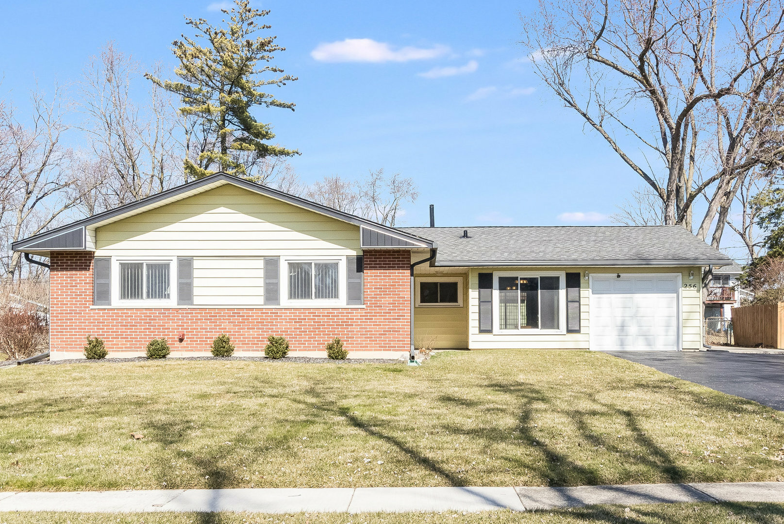 Property Photo: 21W256 Briarcliff Road IL 60148