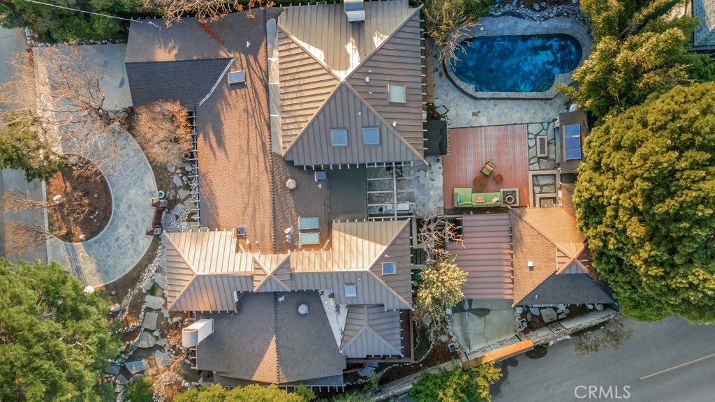 Property Photo: 4724 1/2 Forman Lane CA 91602