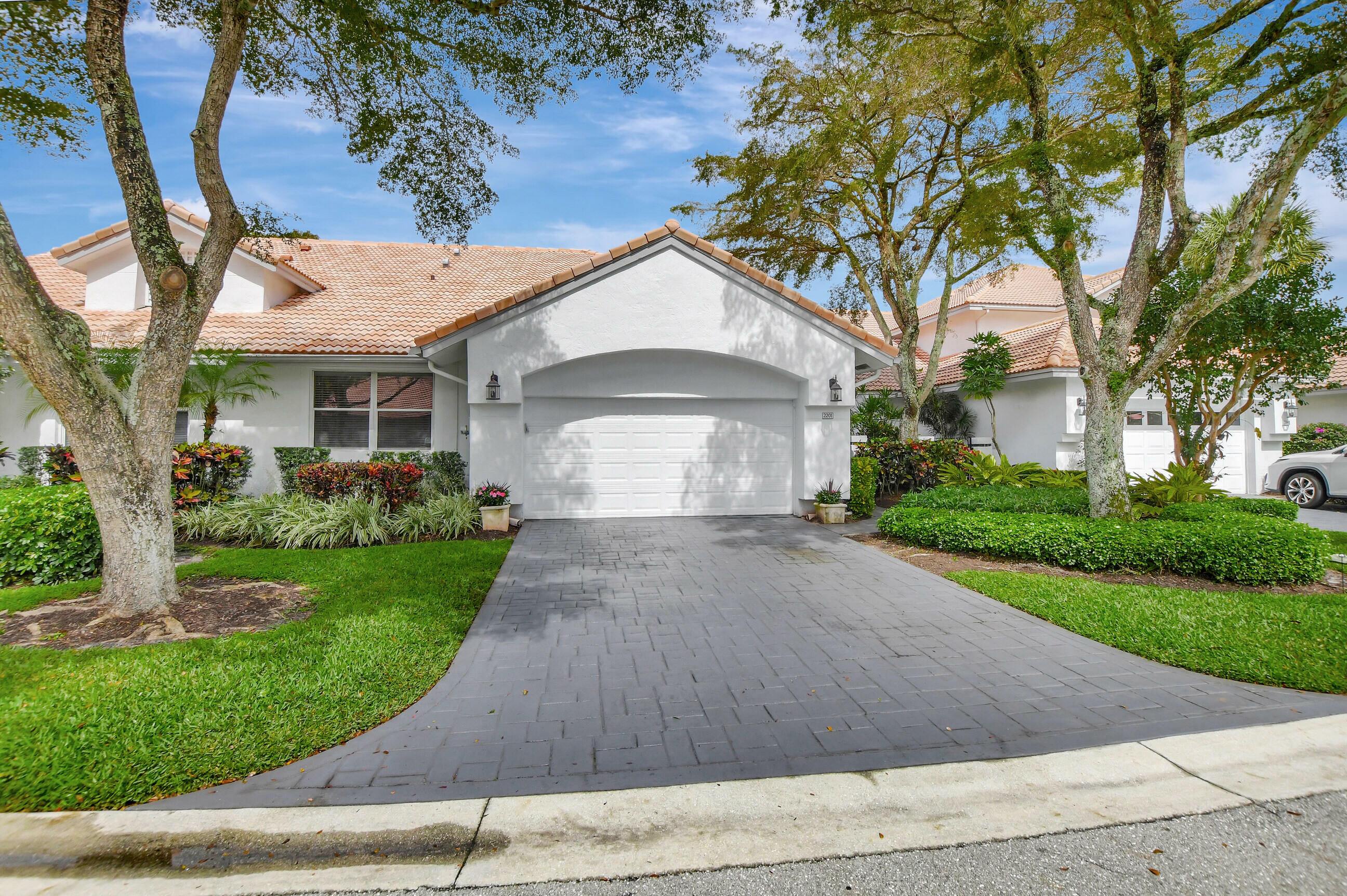 Property Photo:  2201 NW 53rd Street  FL 33496 