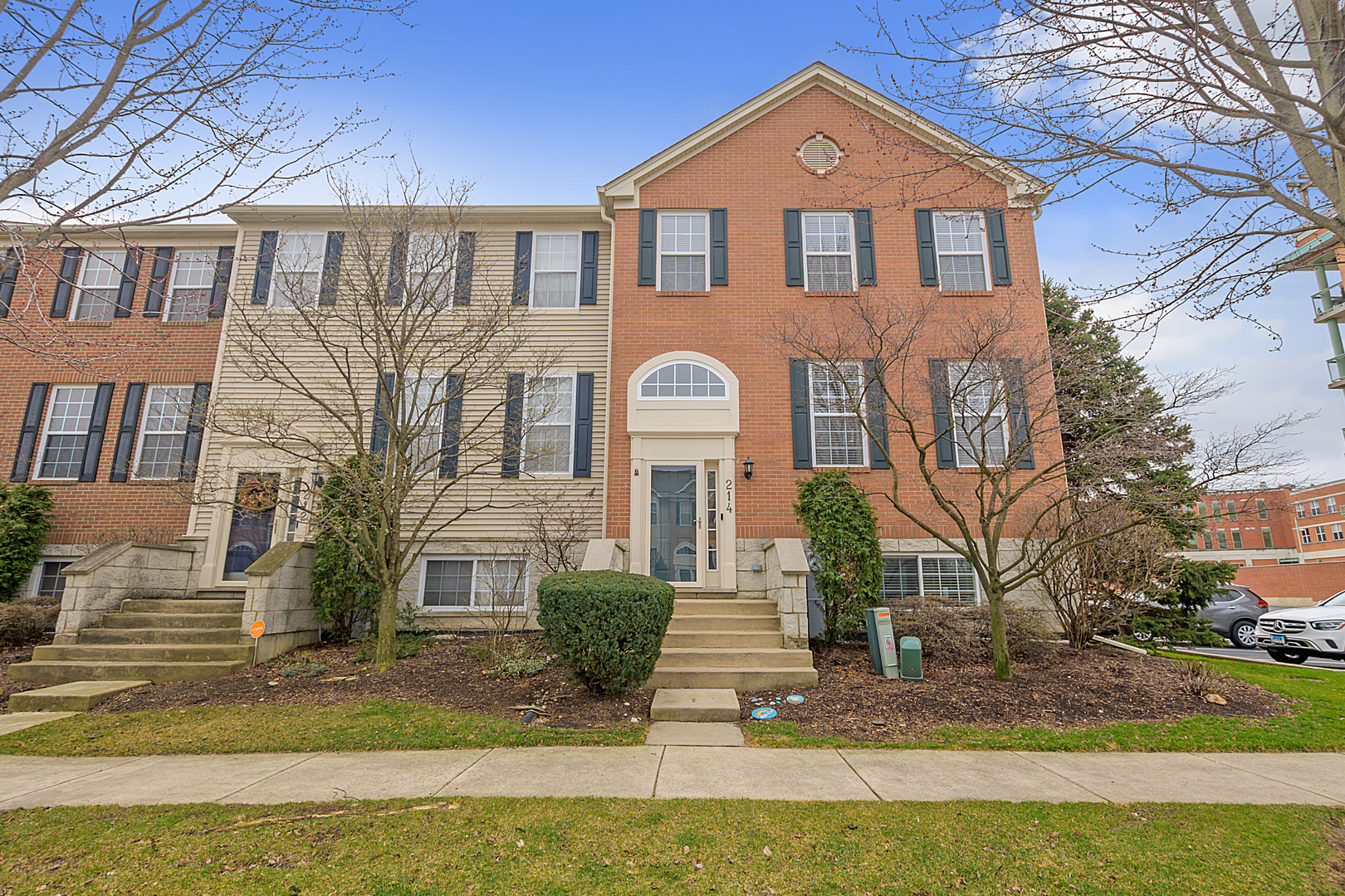 Property Photo:  214 Willow Boulevard  IL 60480 