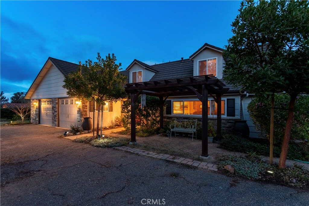 Property Photo:  2376 Glacier Lane  CA 93455 