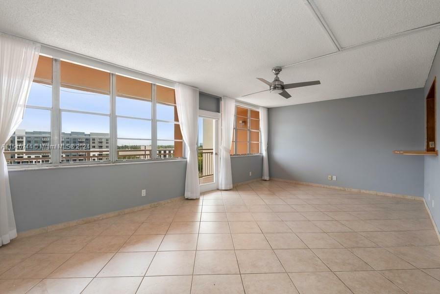 Property Photo:  2025 NE 164th St 708  FL 33162 