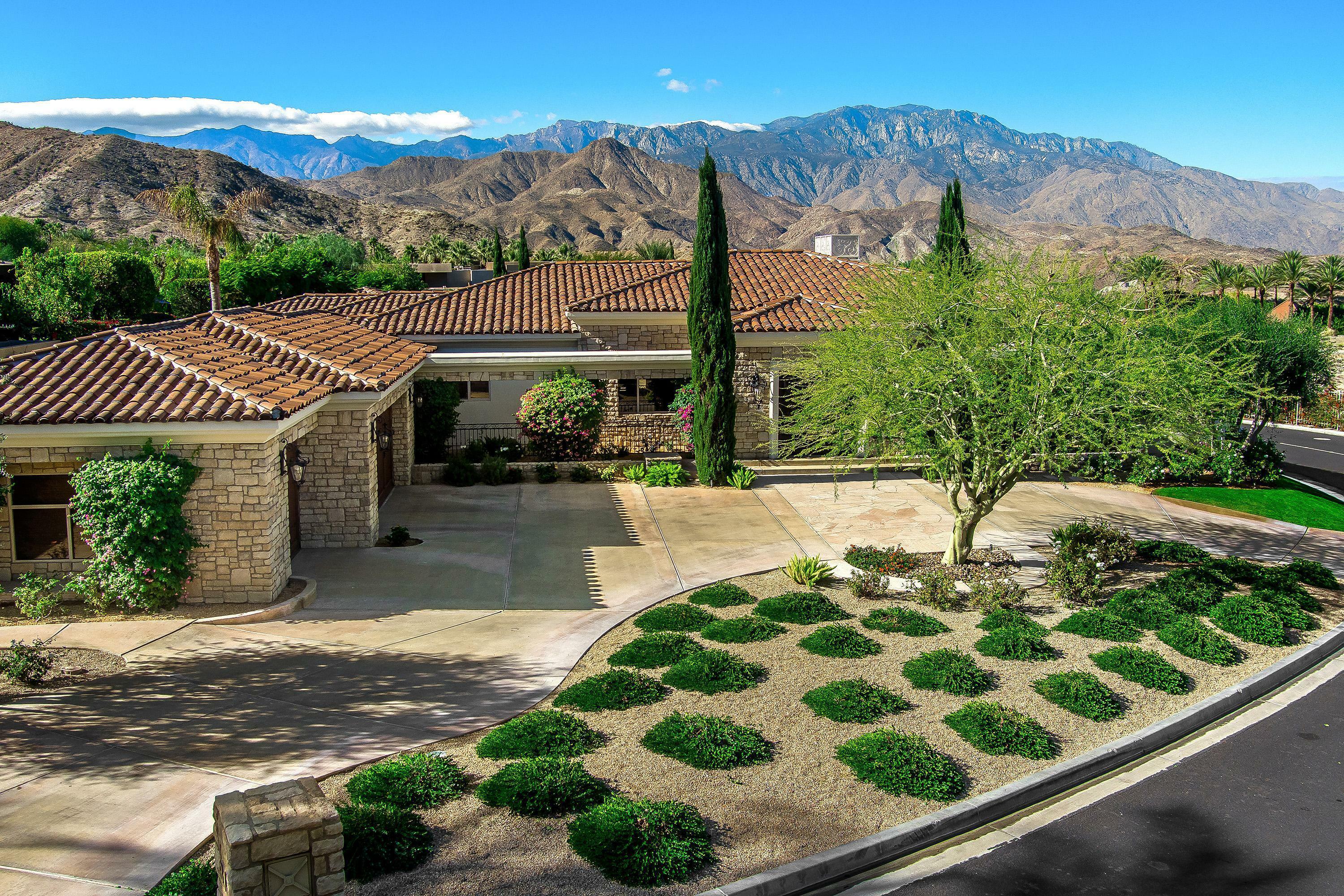 Property Photo: 31 Mirada Circle CA 92270