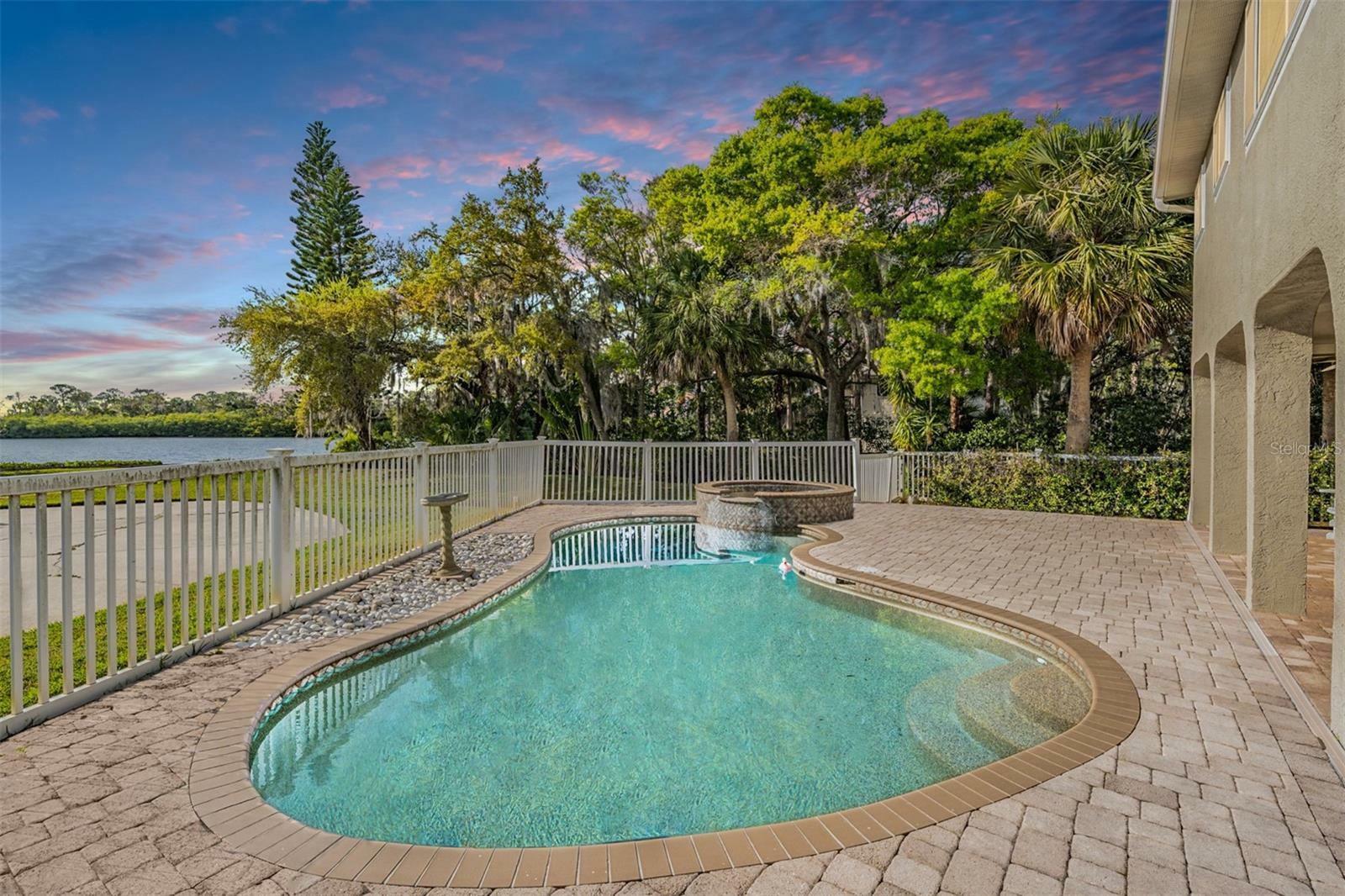Property Photo: 4715 Grandview Avenue FL 34652
