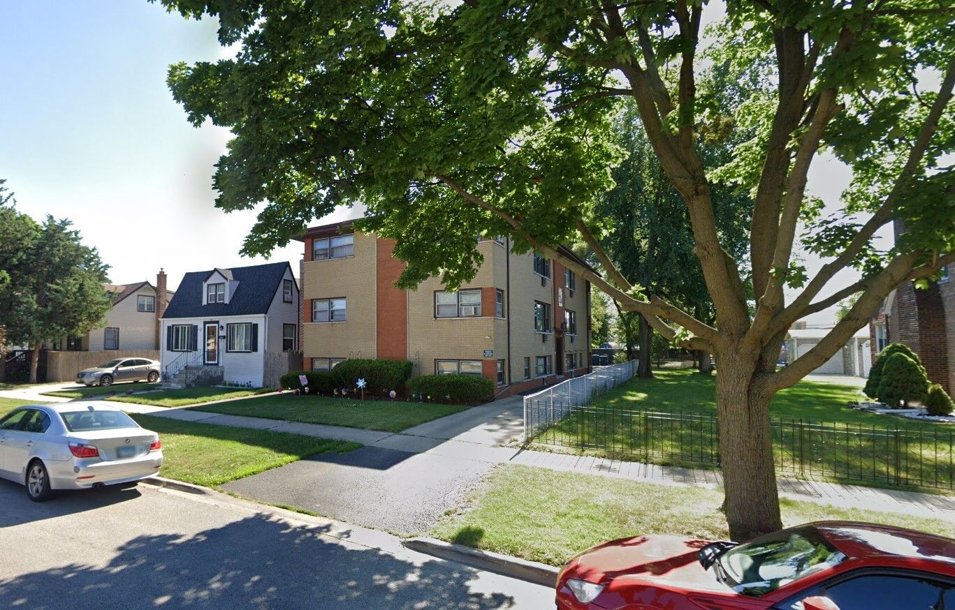 Property Photo:  2008 N 18th Avenue G  IL 60160 