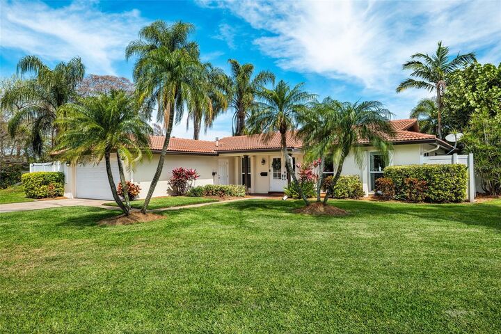 Property Photo:  1401 51st Avenue NE  FL 33703 