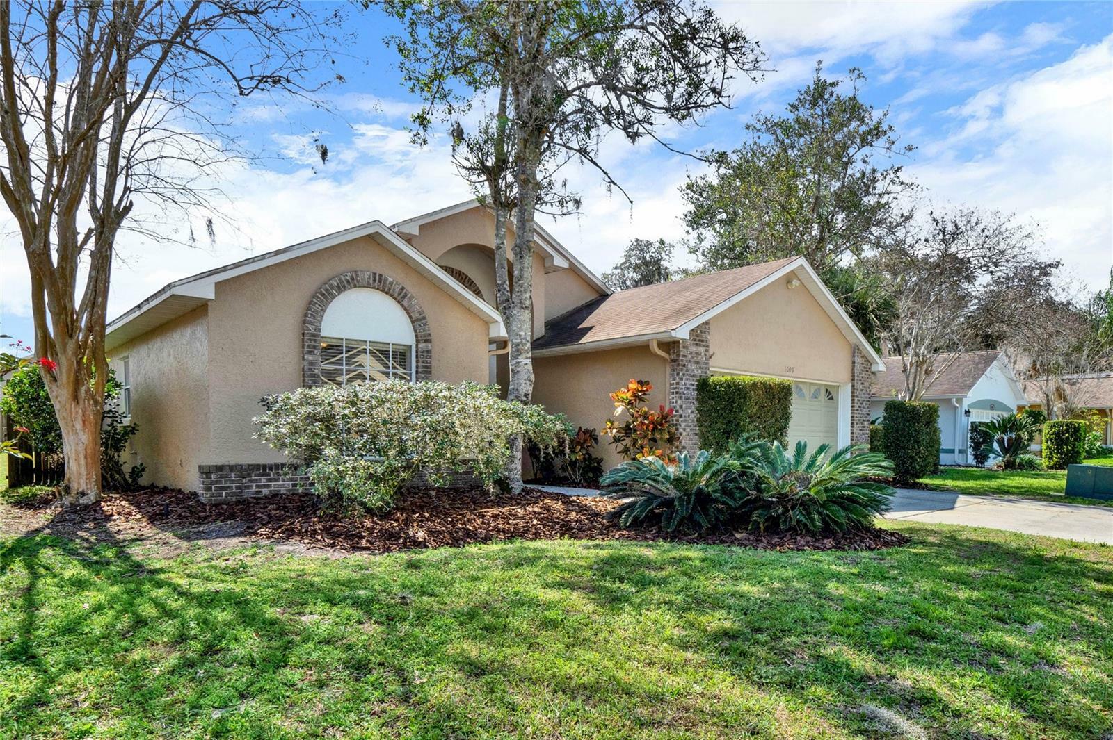 Property Photo:  1009 Country Cove Court  FL 32766 