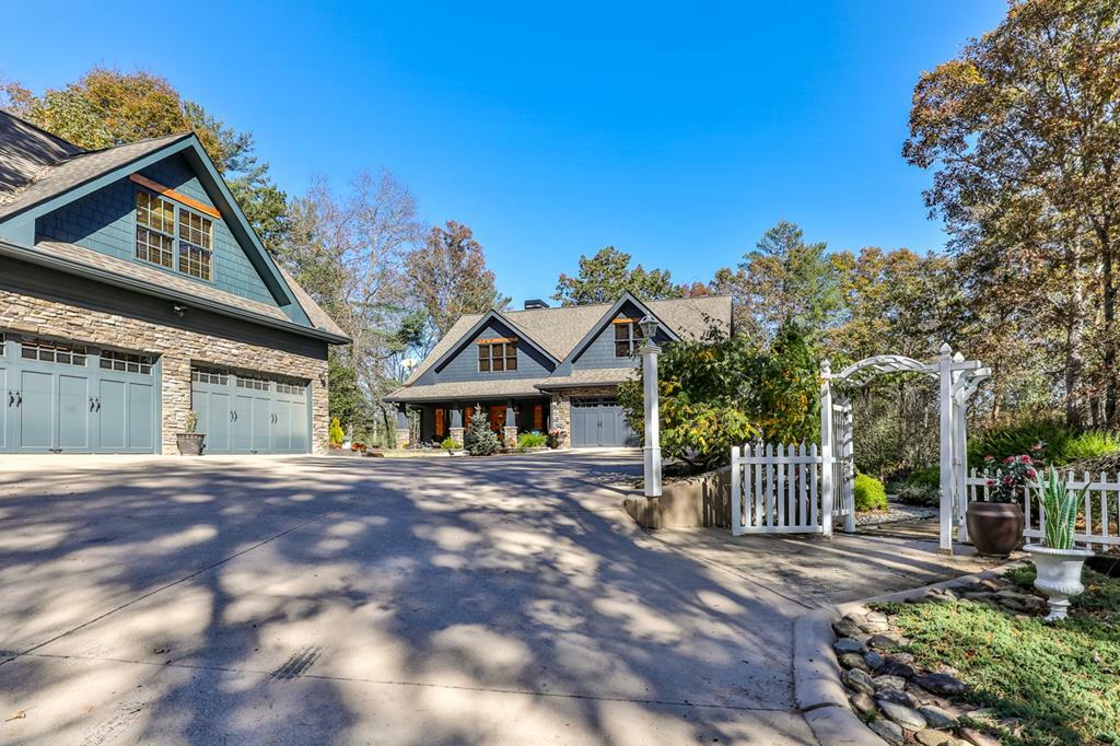 Property Photo: 661 Shenendoa Drive GA 30540