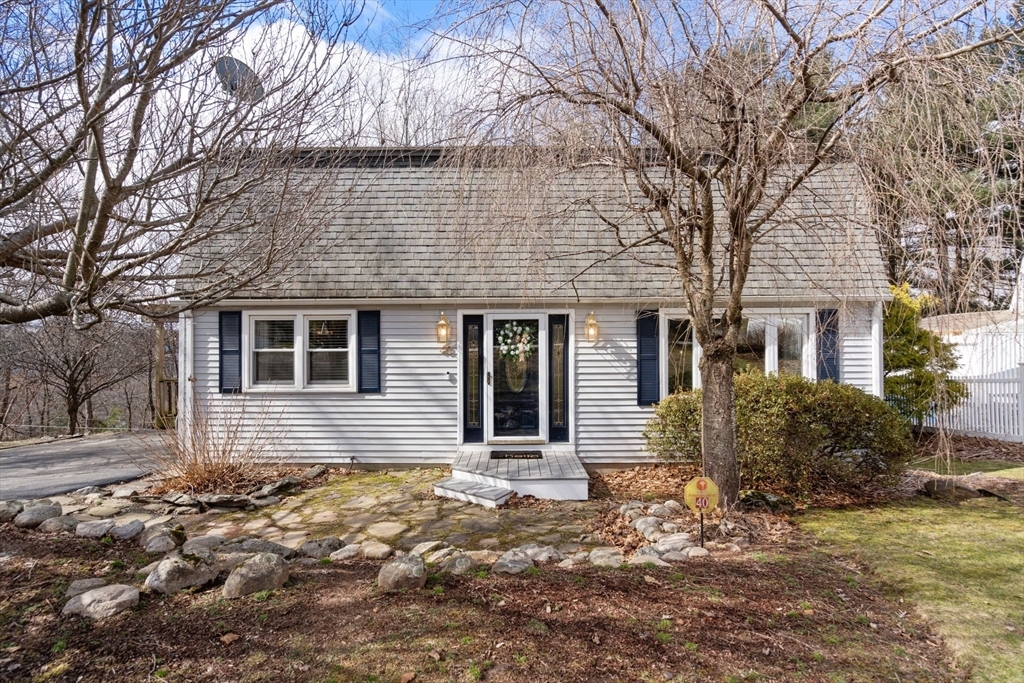 Property Photo:  40 Westview Rd  MA 01602 