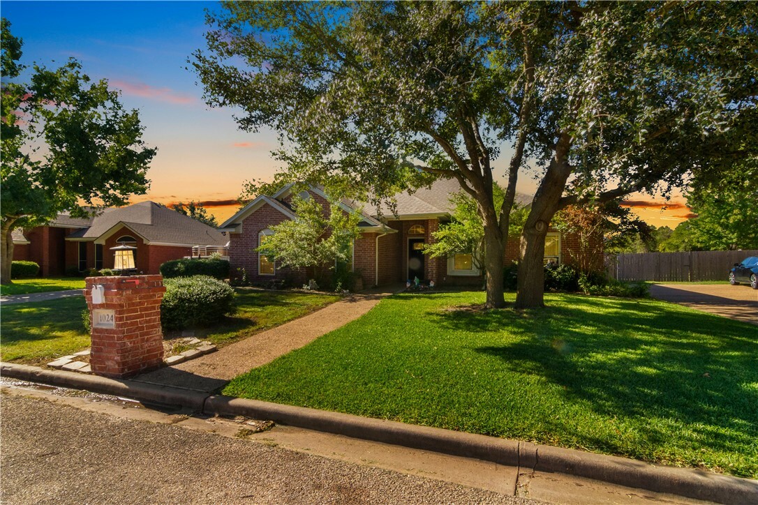 Property Photo:  1024 Cheyenne Trail  TX 76643 