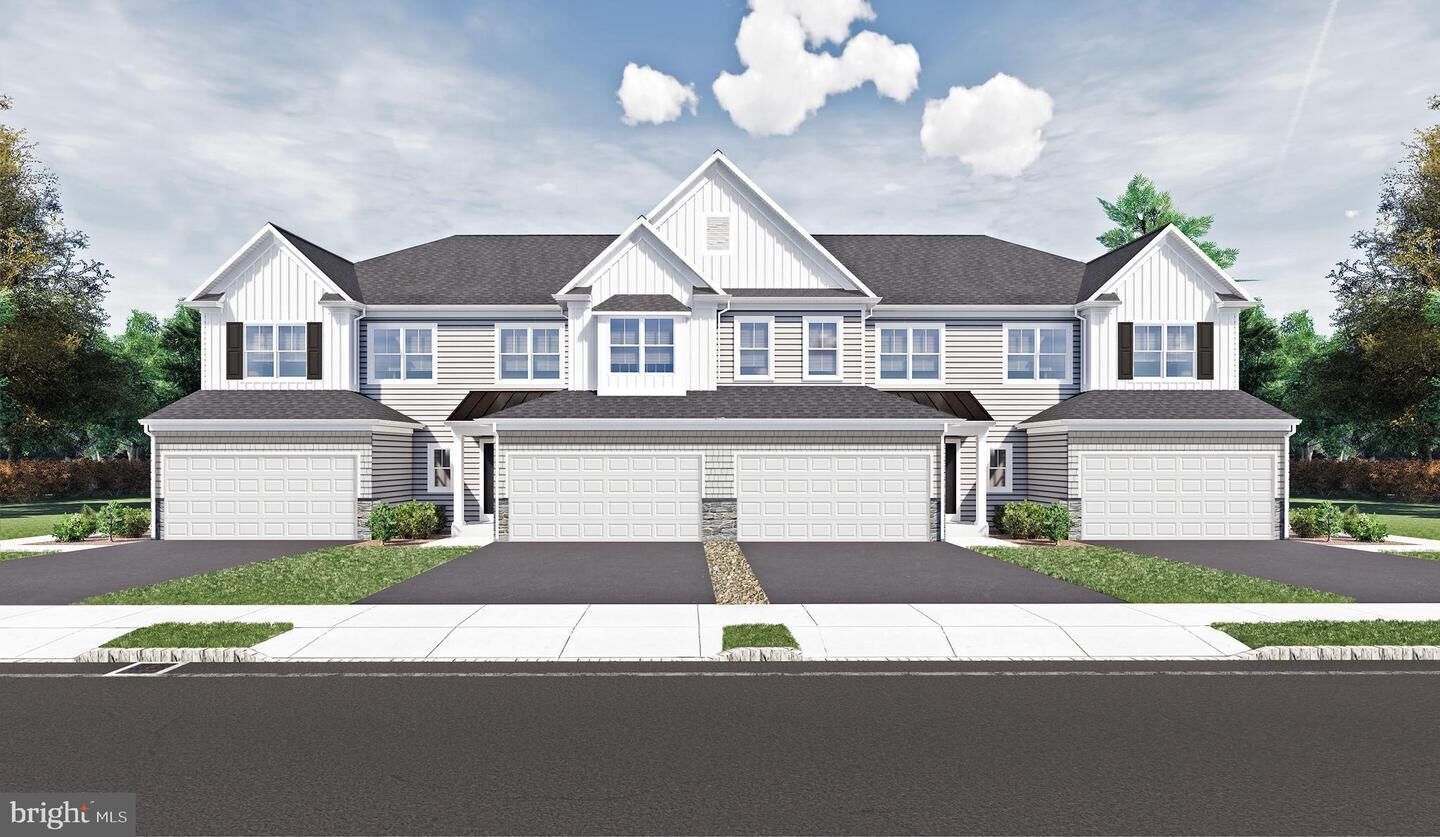 Property Photo: 17 Valley Oak Road 7 PA 19343