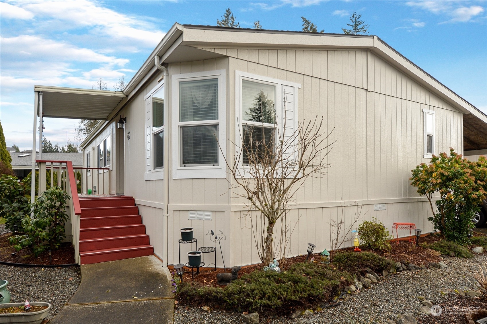 Property Photo: 557 NE Saturn Lane 110 WA 98311