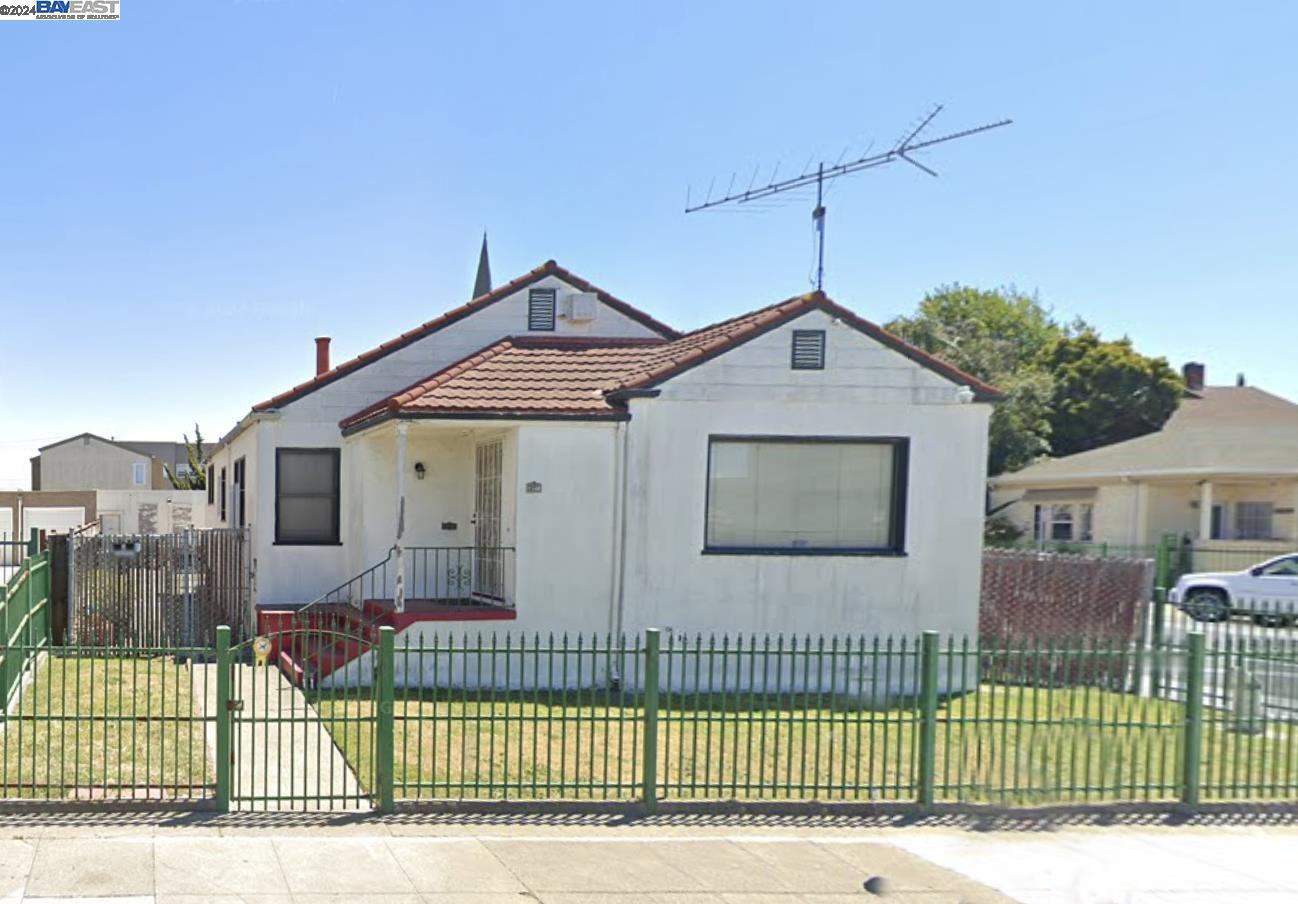 Property Photo: 1500 11th Ave CA 94606
