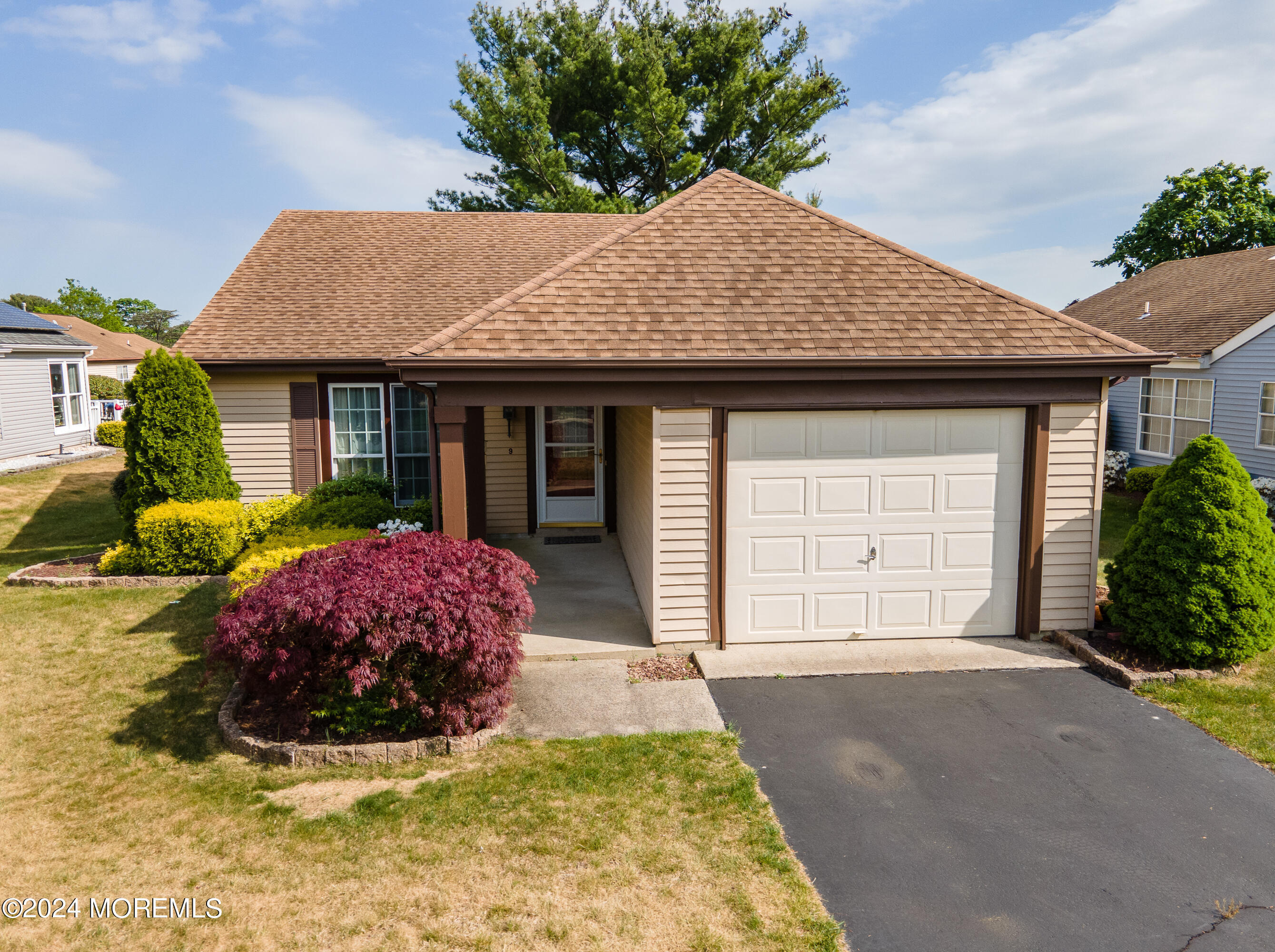 Property Photo: 9 Turnbridge Row NJ 08759