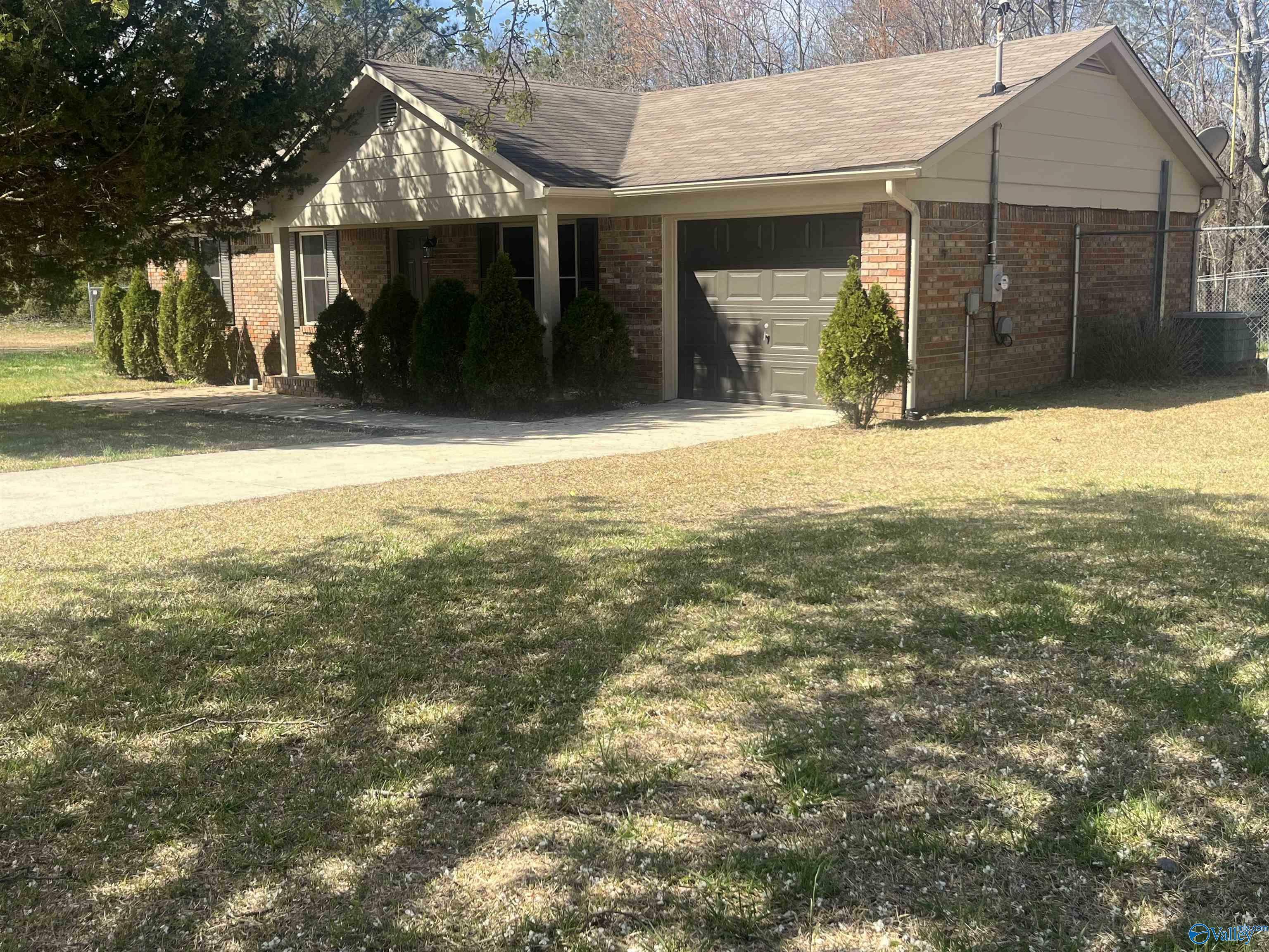 Property Photo:  851 Bert Stinson Road  AL 35622 