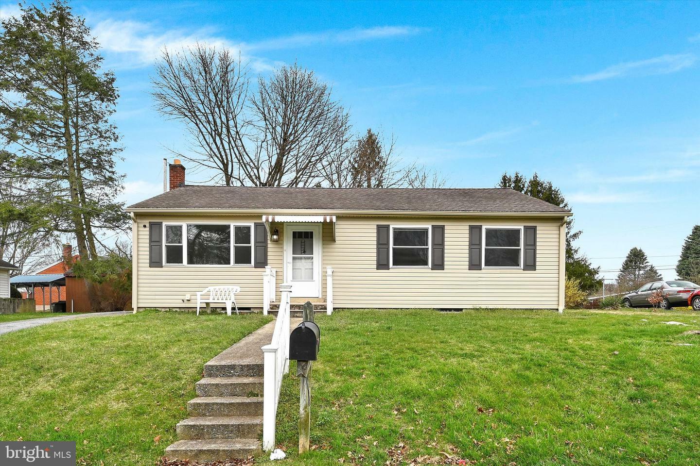 Property Photo:  204 Eastwood Drive  PA 17109 