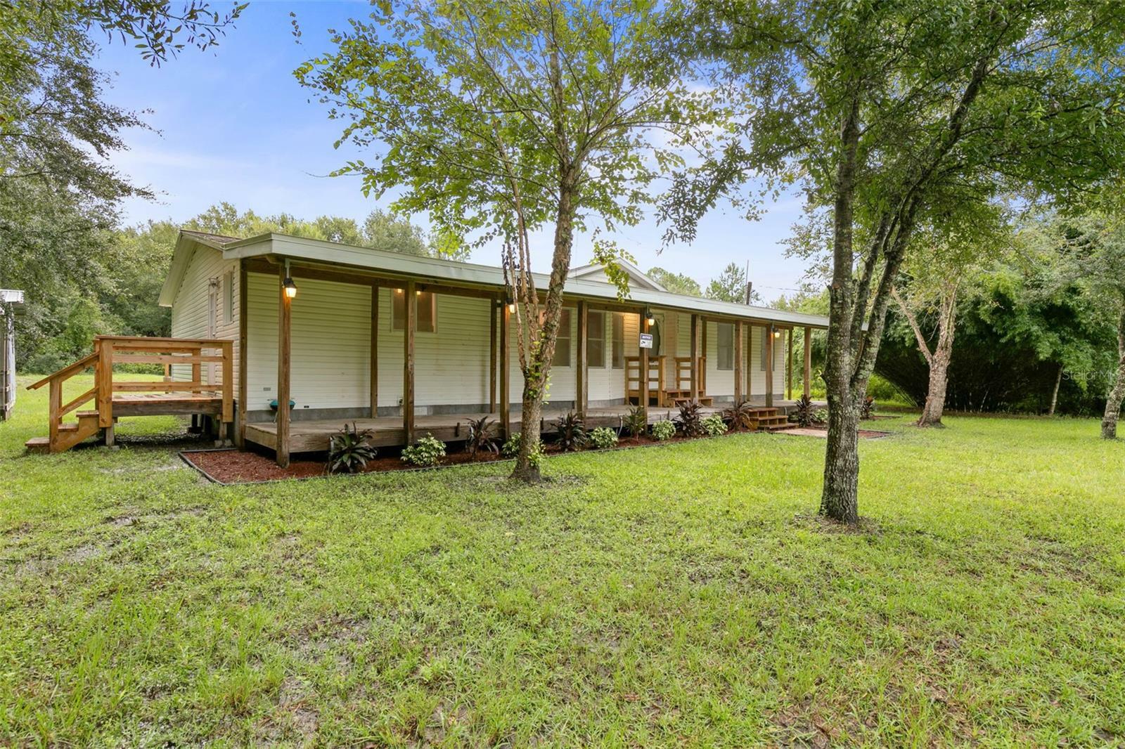 Property Photo:  1257 County Road 75  FL 32110 