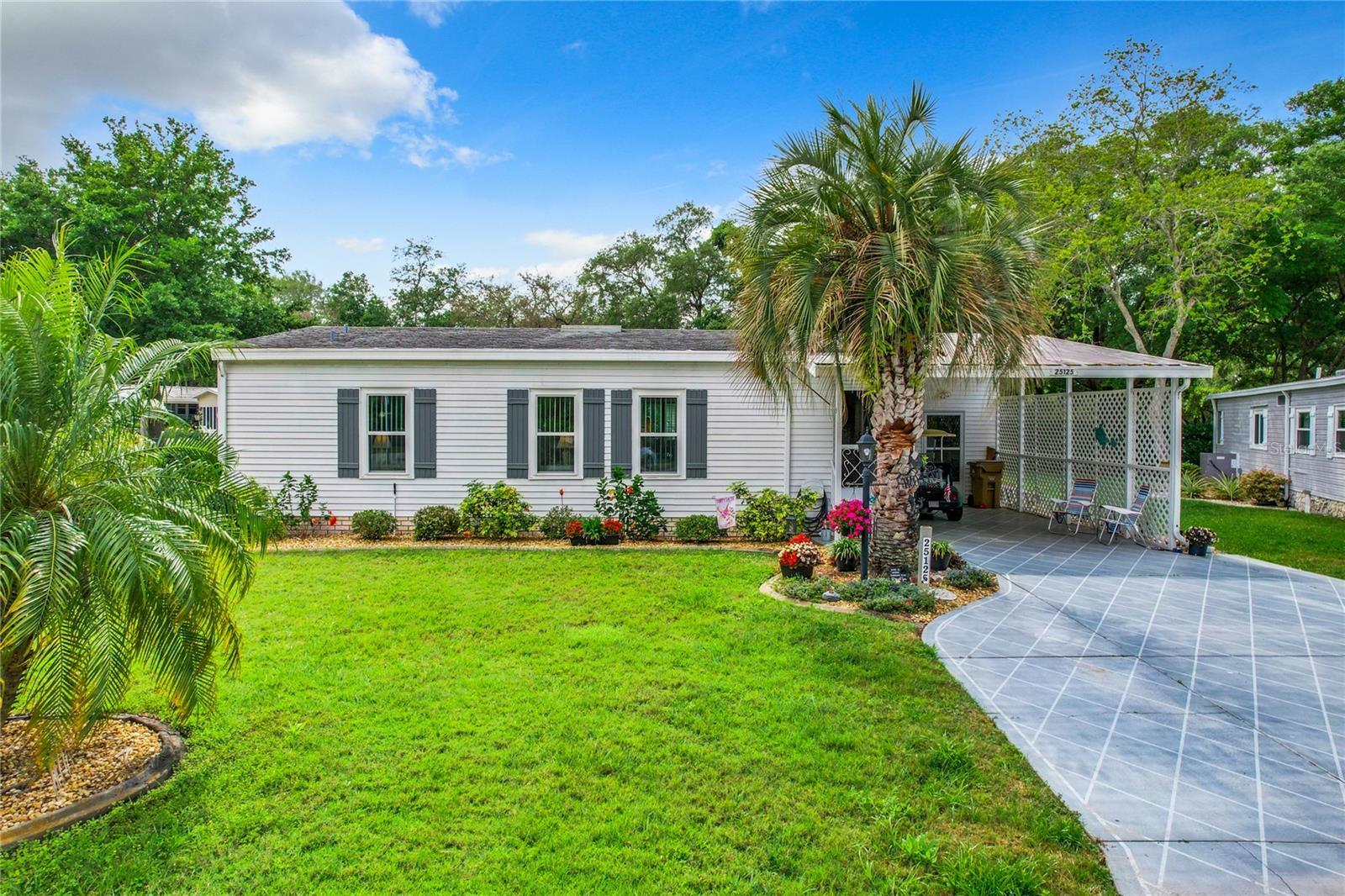 Property Photo: 25125 Bellevue FL 34748