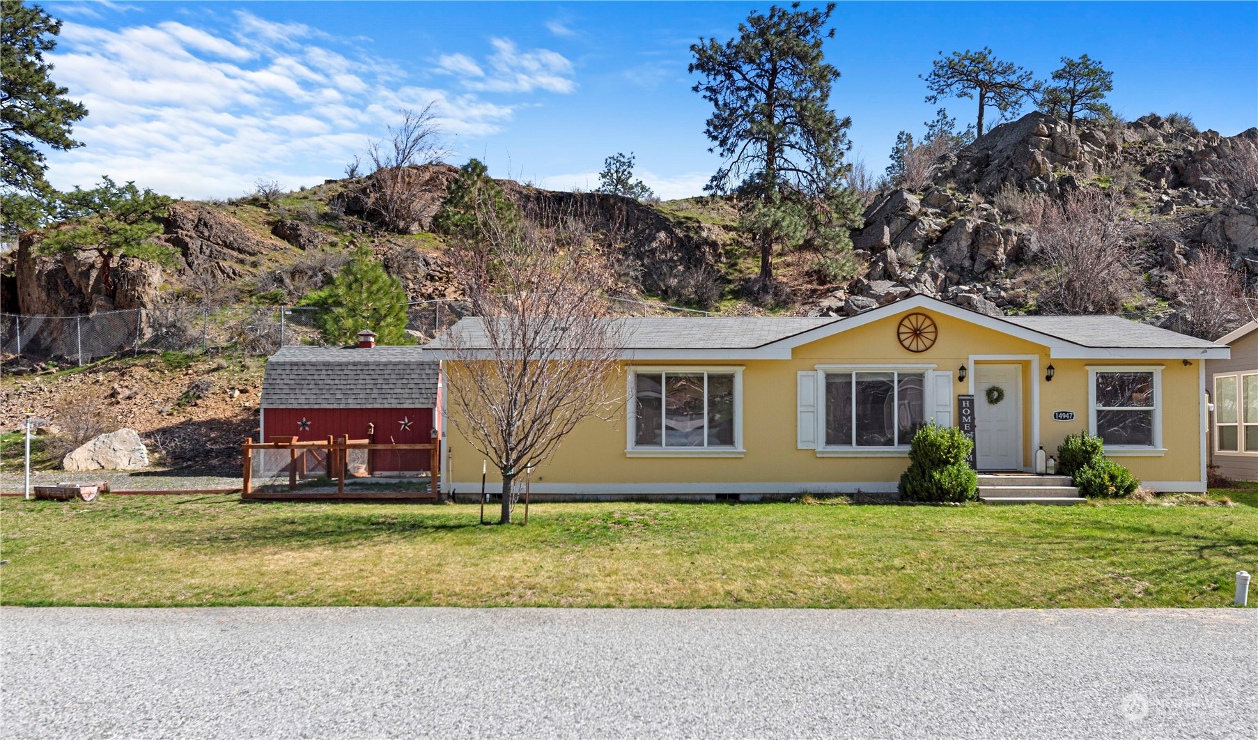 Property Photo:  14947 Golden Delicious  WA 98822 