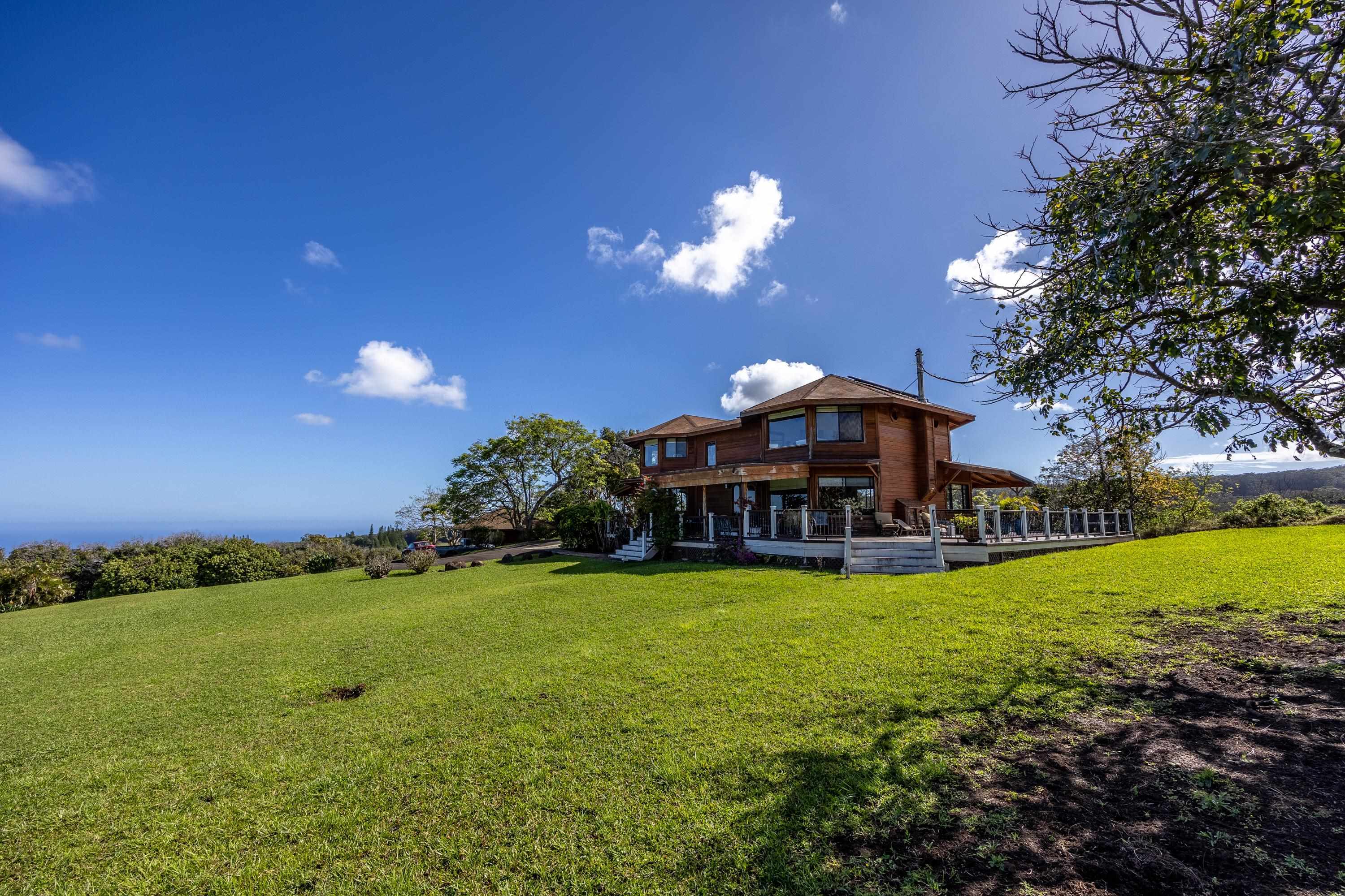 Property Photo: 148 Awalau Rd HI 96708-0000