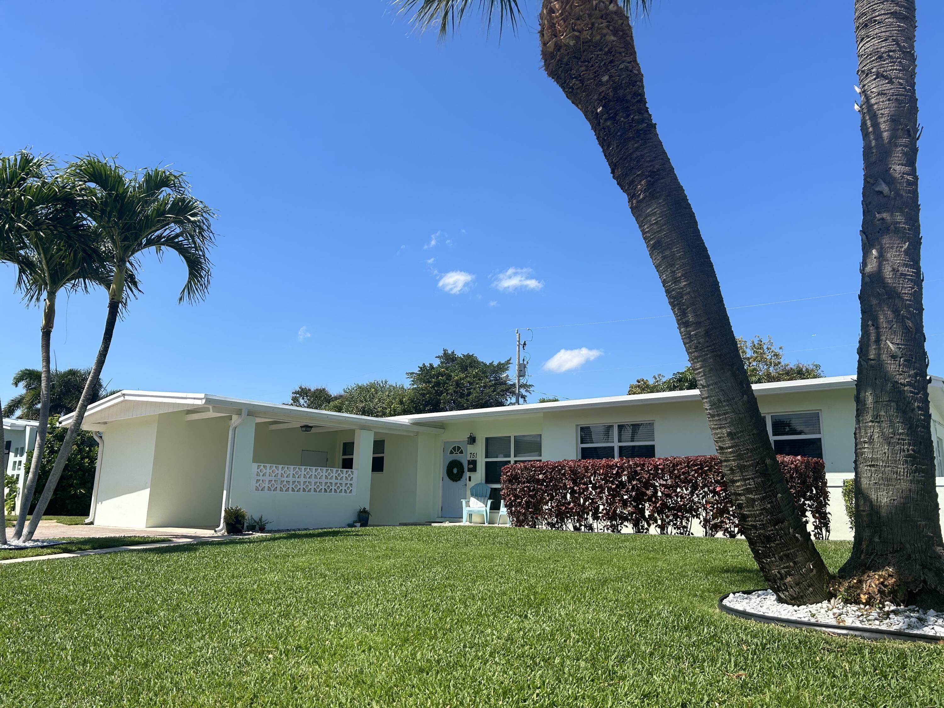 Property Photo:  751 Flamingo Way  FL 33408 