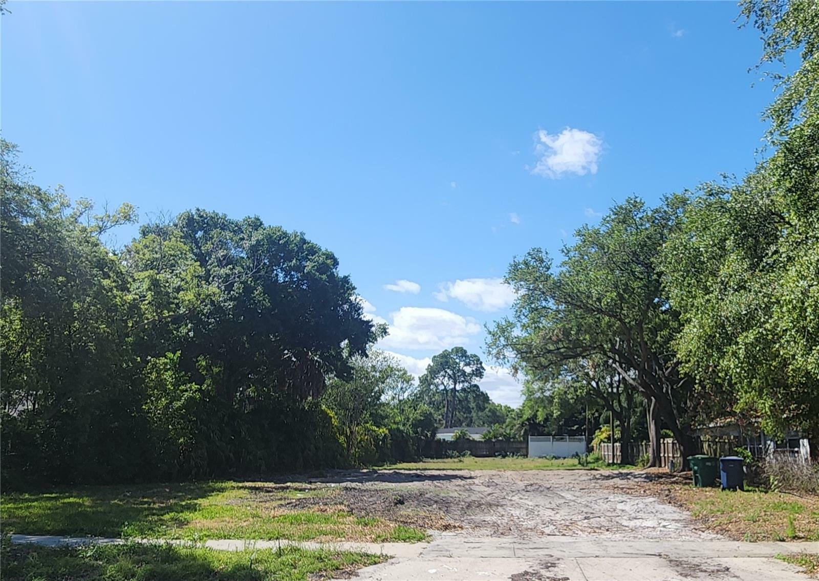 Property Photo:  4642 W Longfellow Avenue  FL 33629 