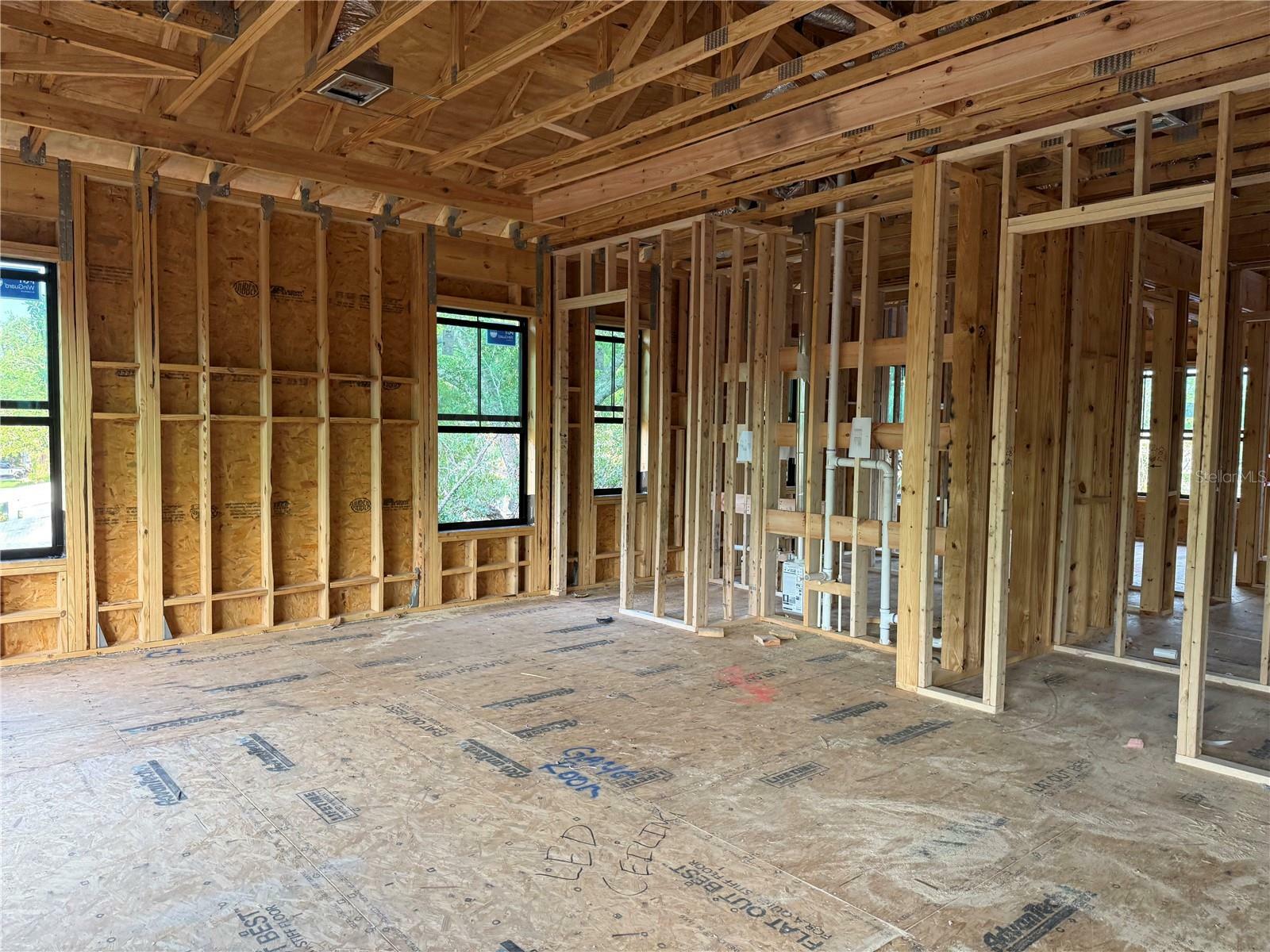 Property Photo:  4642 W Longfellow Avenue  FL 33629 