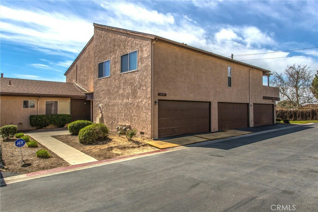 Property Photo:  2055 Teak Court  CA 92404 