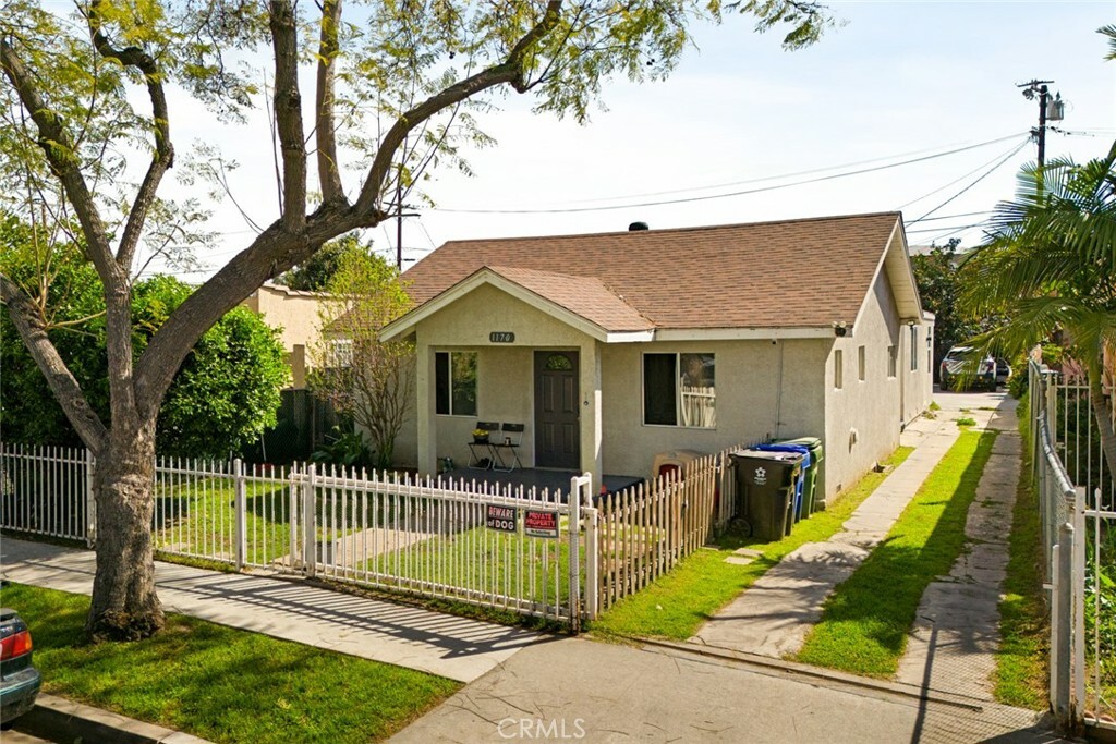 Property Photo:  1170 E 71st Street  CA 90001 