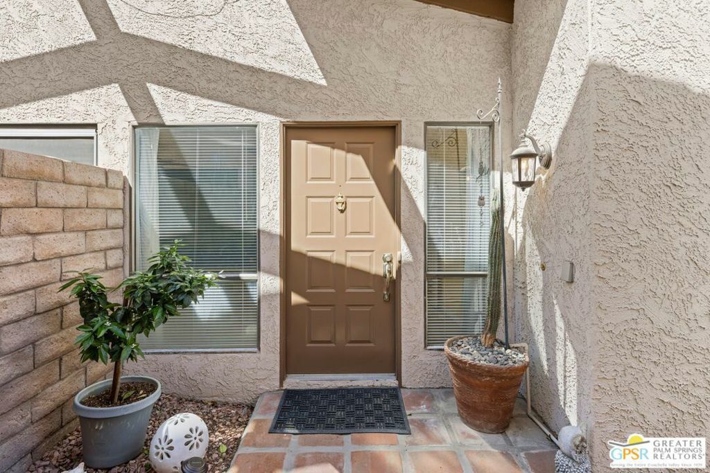 Property Photo:  353 S Calle Jasmin  CA 92262 