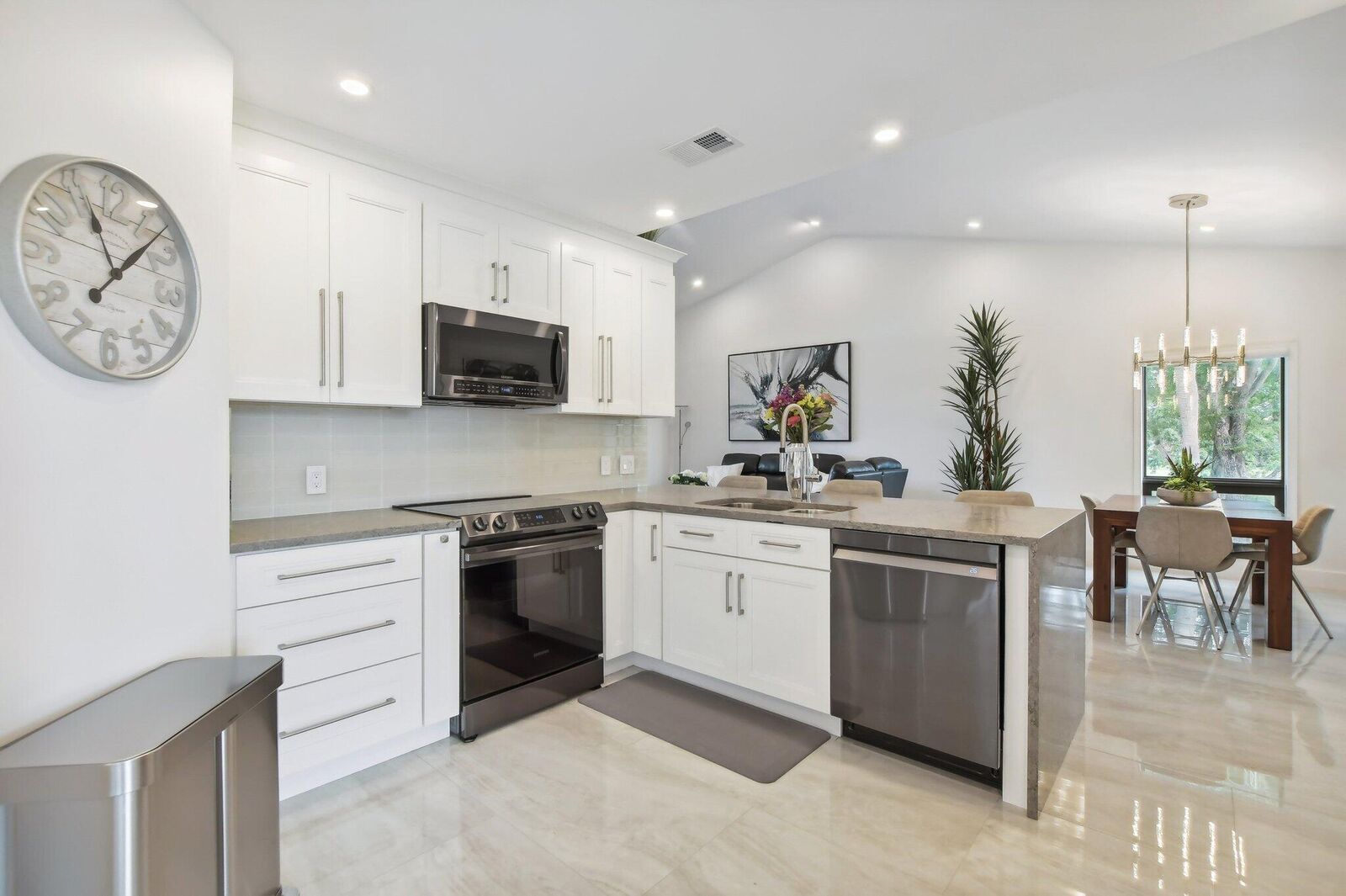 Property Photo:  7860 Seville Place 2204  FL 33433 