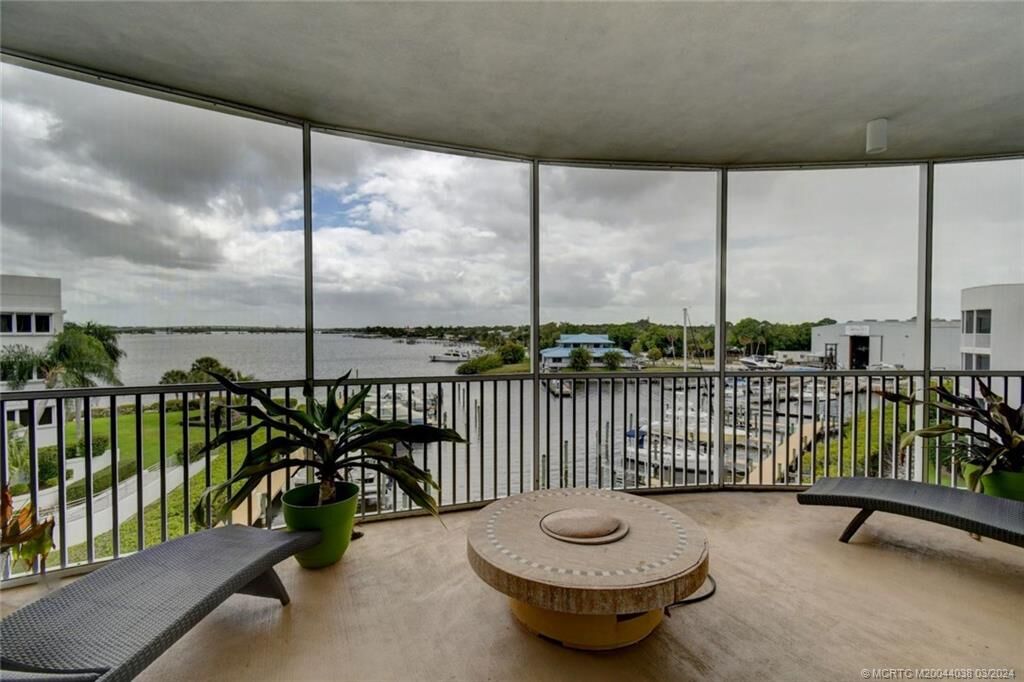 Property Photo:  1160 SW Chapman Way 208  FL 34990 
