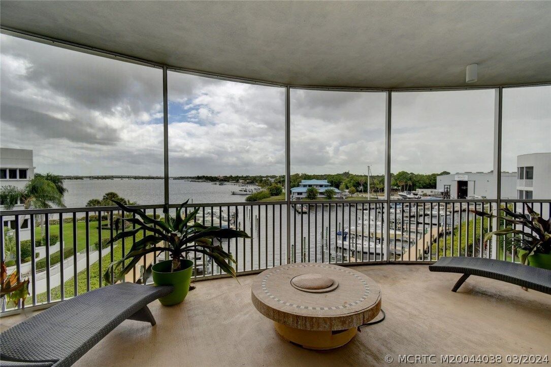 Property Photo:  1160 SW Chapman Way 208  FL 34990 