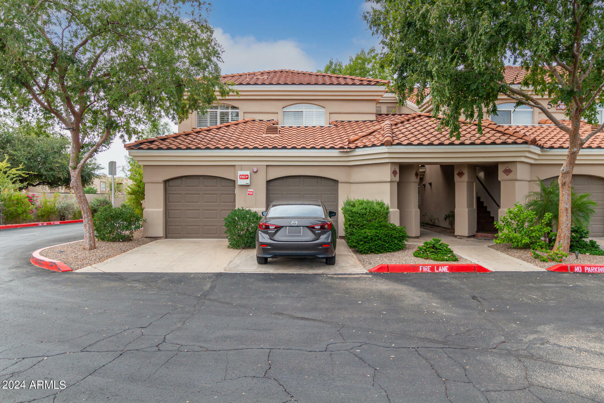 Property Photo:  8653 E Royal Palm Road 1018  AZ 85258 