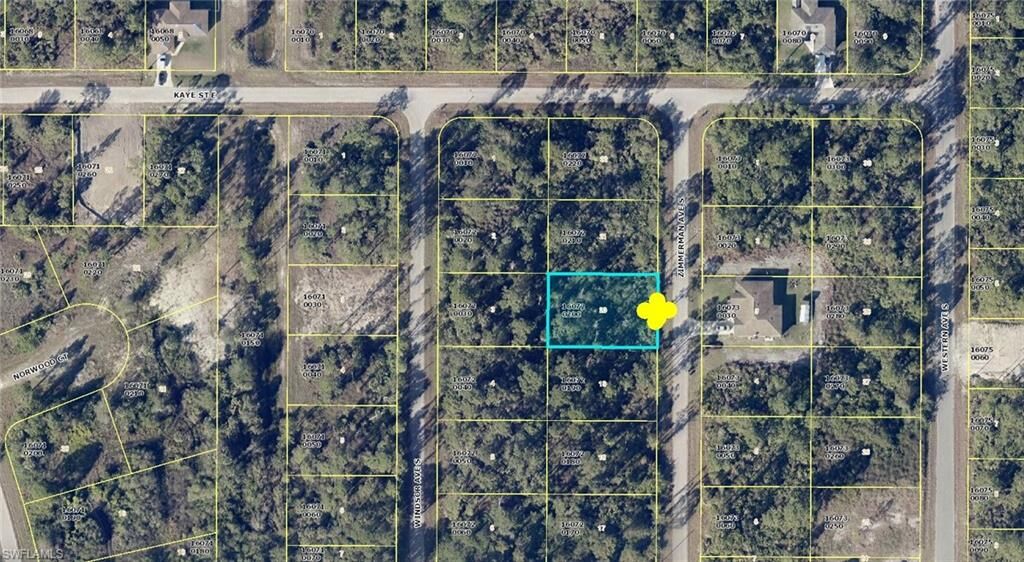 Property Photo: 444 Zimmerman Ave FL 33974
