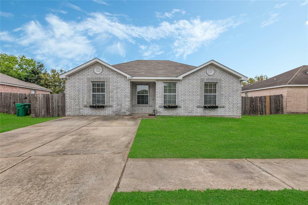 Property Photo: 12707 Rio Grande Lane TX 77583