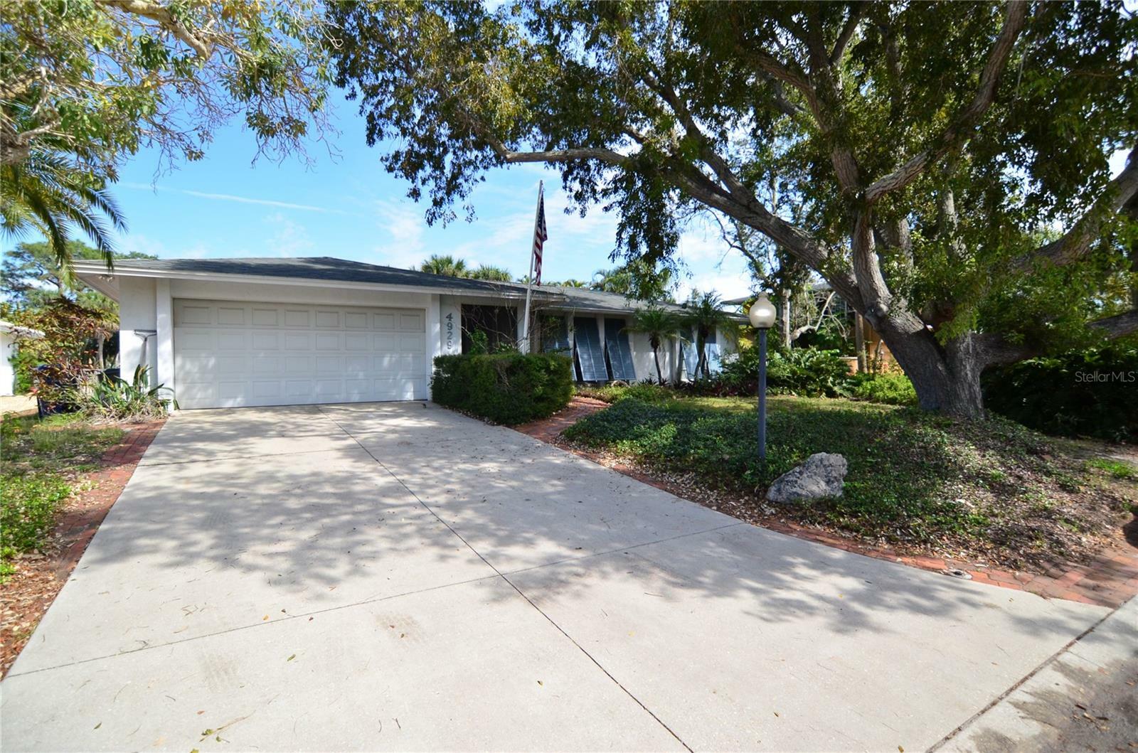 Property Photo:  4929 Peaceable Way  FL 34242 