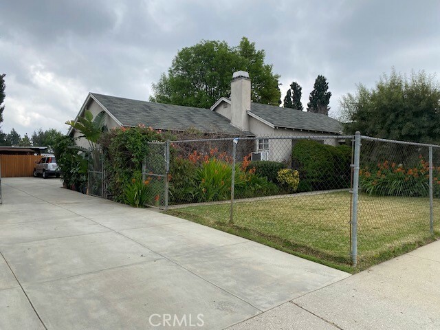 8934 Haskell Avenue  North Hills CA 91343 photo